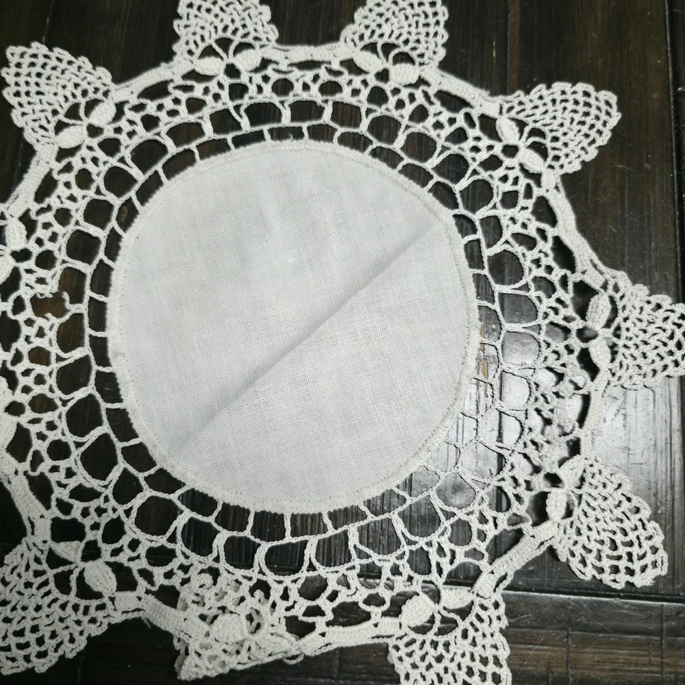 Lot of 4 Vintage White Doilies Linen Center Round Hand Crochet Lace Border Set